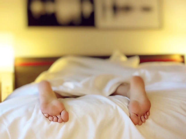 Jak wybrać idealny materac hotelowy, aby zapewnić zdrowy i spokojny sen?